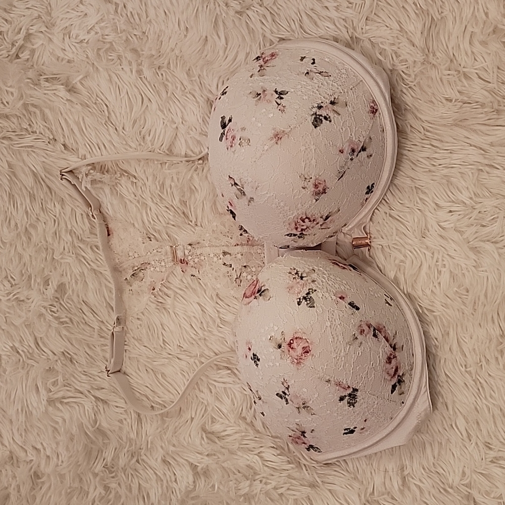 Victoria secret bra 36DD